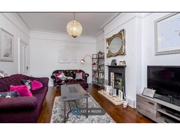 2 Bedroom Flat To Rent In Copers Cope Road, Beckenham, BR3