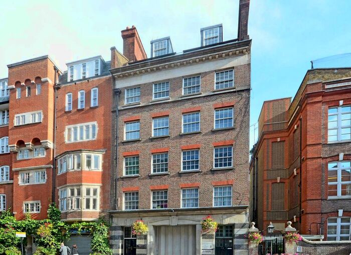 3 Bedroom Flat To Rent In Drury Lane, Covent Garden, London, WC2B