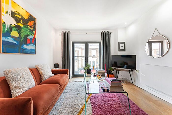 1 Bedroom Flat To Rent In Noble House, Graham Road, Hackney, London, E8