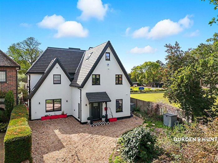 6 Bedroom Detached House For Sale In The Warren Drive, Wanstead, E11