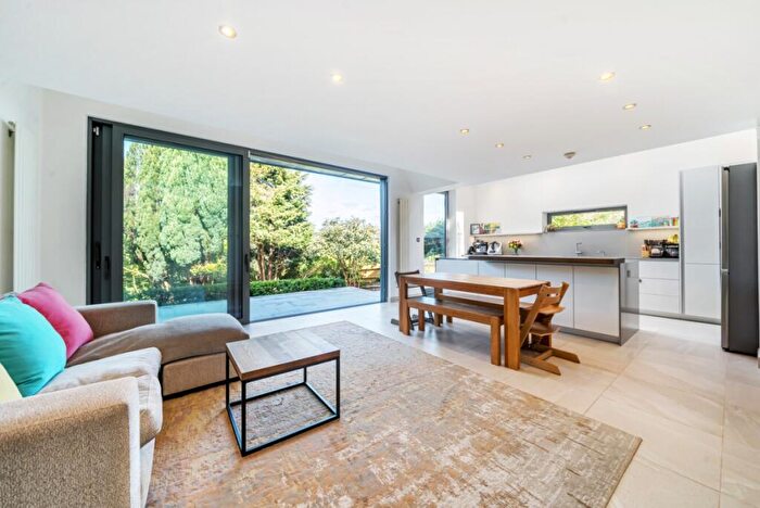 4 Bedroom House To Rent In Farquhar Road, London, SE19