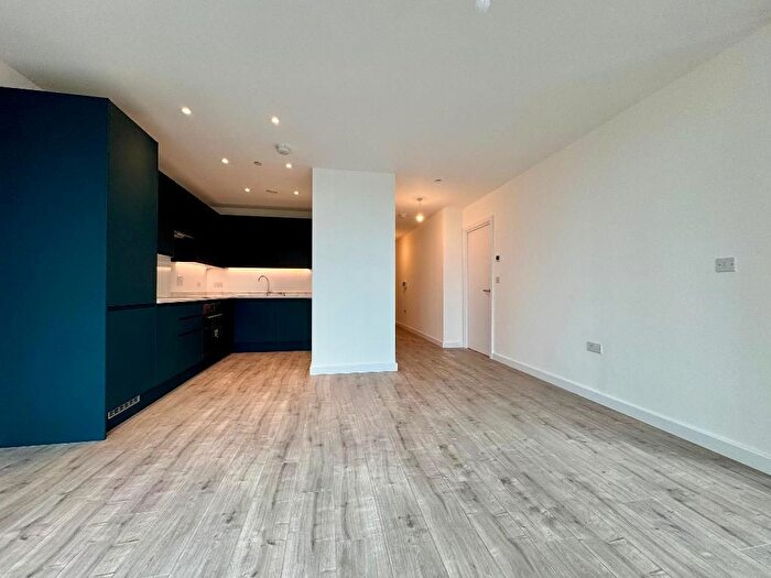 1 Bedroom Flat To Rent In New Kent Road, Elephant Amp; Castle, London, SE1