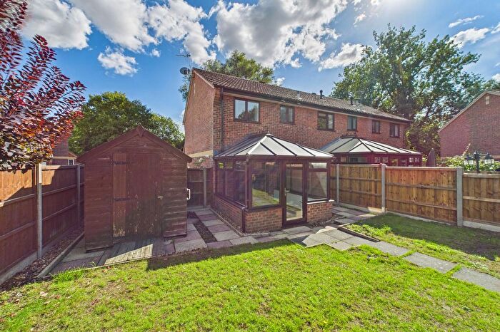 3 Bedroom End Of Terrace House For Sale In Primrose Close, Thetford, IP24