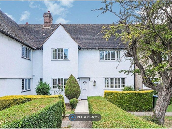 3 Bedroom Terraced House To Rent In Well Hall Road, London, SE9