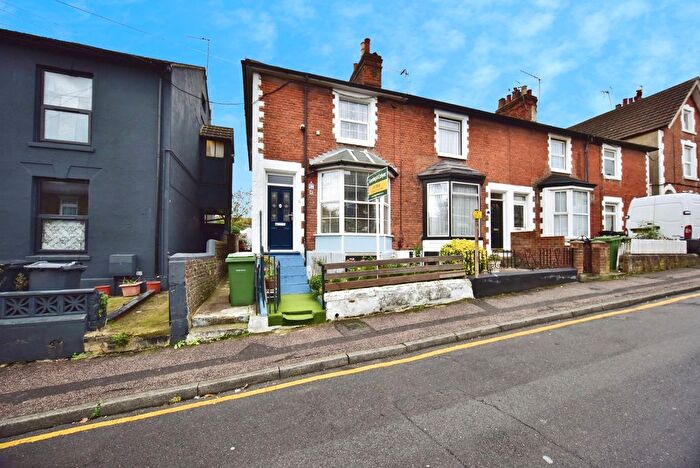 2 Bedroom End Terrace House For Sale In Kingsley Road, Maidstone, Kent, ME15