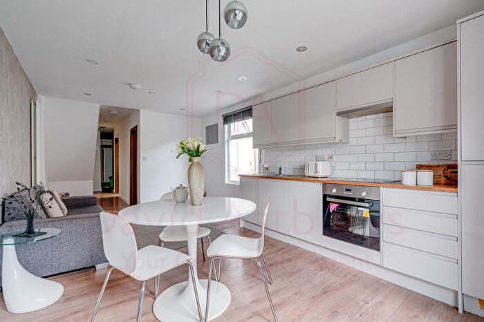 2 Bedroom Flat To Rent In Ashford Road, Cricklewood, London, NW2