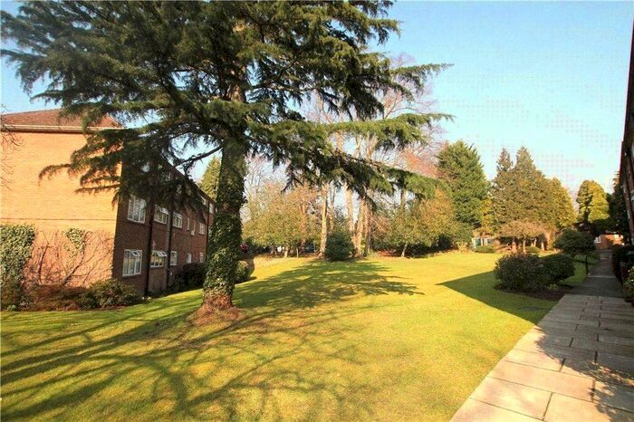 2 Bedroom Flat To Rent In Christchurch Road, Virginia Water, Surrey, GU25