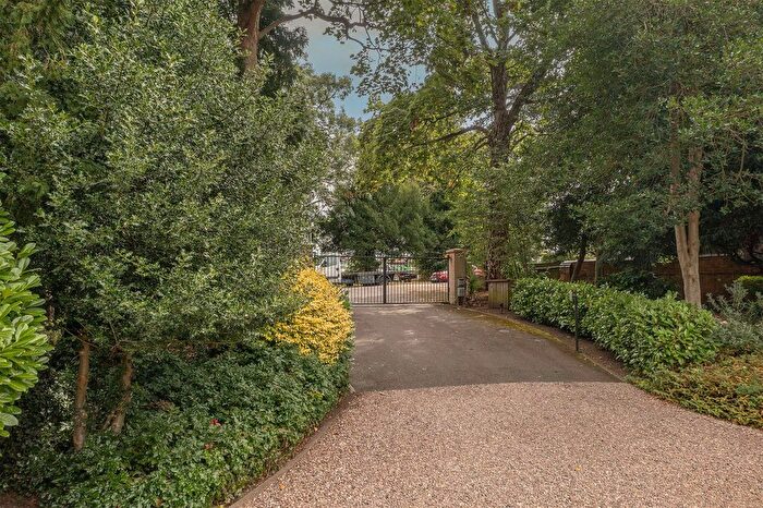 2 Bedroom Flat For Sale In Leicester Road, Oadby, Leicester, LE2