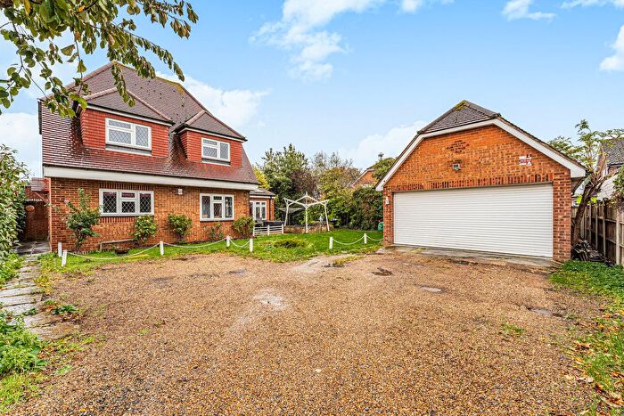 3 Bedroom Detached House For Sale In Feltham Road, Ashford, TW15