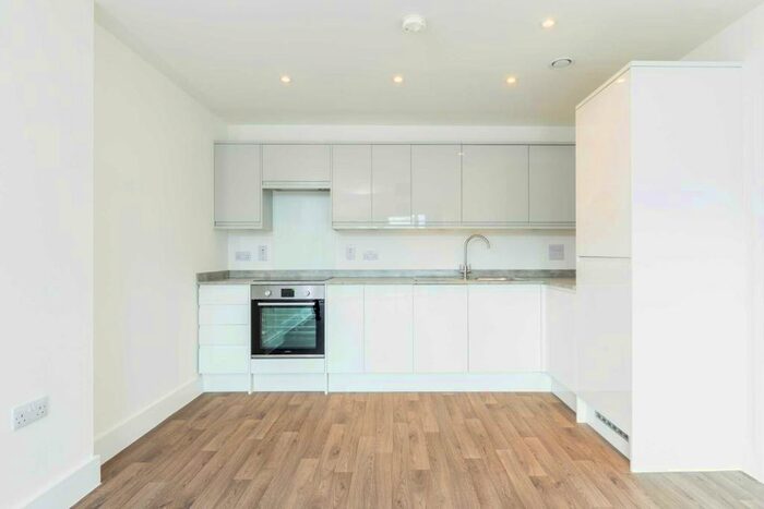 1 Bedroom Apartment To Rent In Perrymount Road, Haywards Heath, RH16