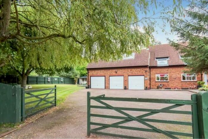 6 Bedroom Detached House For Sale In Newark Road, Laughterton, Lincoln, LN1