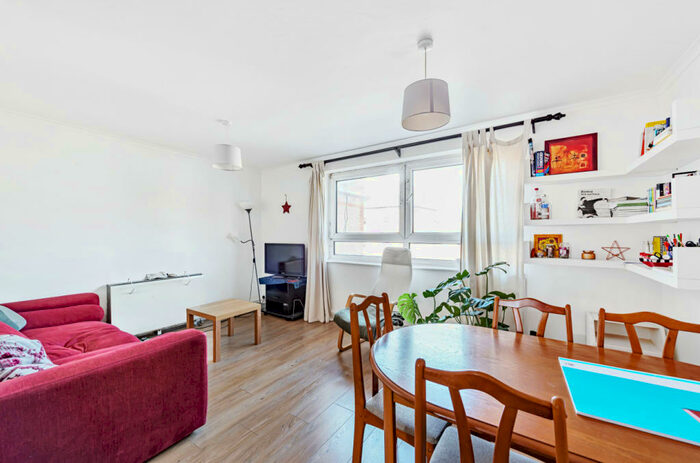 4 Bedroom Apartment To Rent In Viceroy Close, East Finchley, London, N2