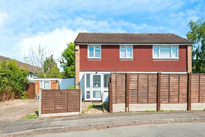4 Bedroom Detached House For Sale In Clements Mead, Leatherhead, Surrey, KT22