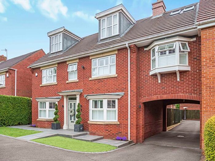 6 Bedroom Detached House For Sale In Hunts Field Close, Lymm, WA13
