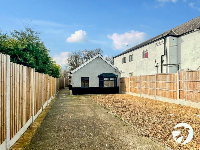 Detached House To Rent In Wigmore Road, Gillingham, Kent ME8