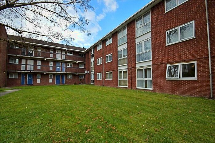 2 Bedroom Flat To Rent In Hamilton Court, Ashburton Road, Croydon, CR0