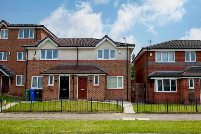 2 Bedroom Mews To Rent In Albert Road, Whitefield, M45