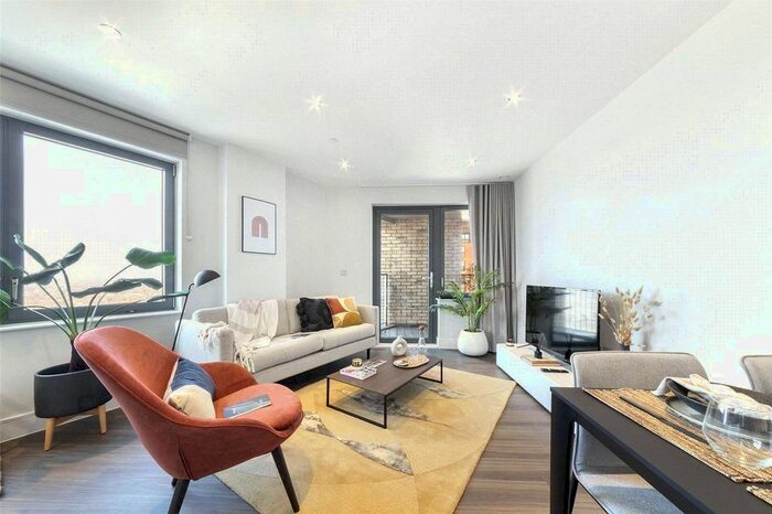 2 Bedroom Flat To Rent In Uncle Southall, Merrick Road, Southall, UB2