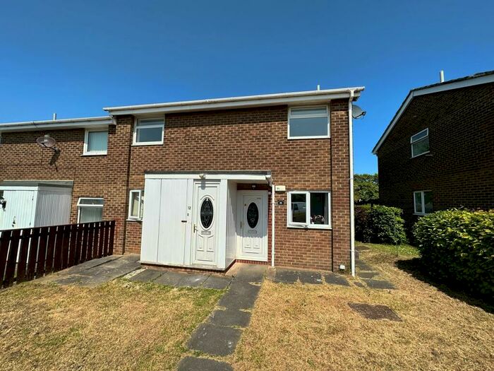 2 Bedroom Flat To Rent In Cannock, Killingworth, Newcastle Upon Tyne, Tyne And Wear, NE12