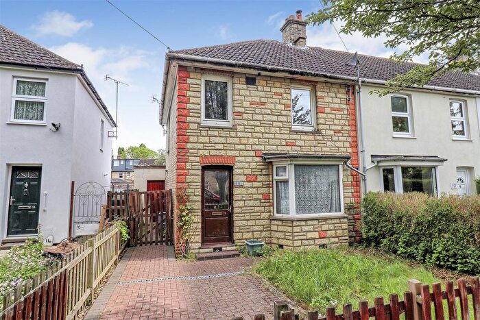 3 Bedroom Semi-Detached House For Sale In Stourbridge Grove, Cambridge, CB1