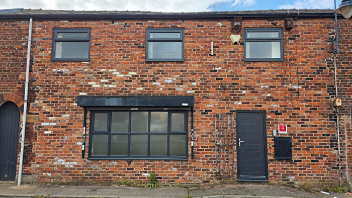 House To Rent In Wood Street, Ashton-under-Lyne, Lancashire, OL6