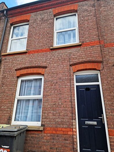 3 Bedroom Terraced House To Rent In Ridgway Road, Luton, LU2