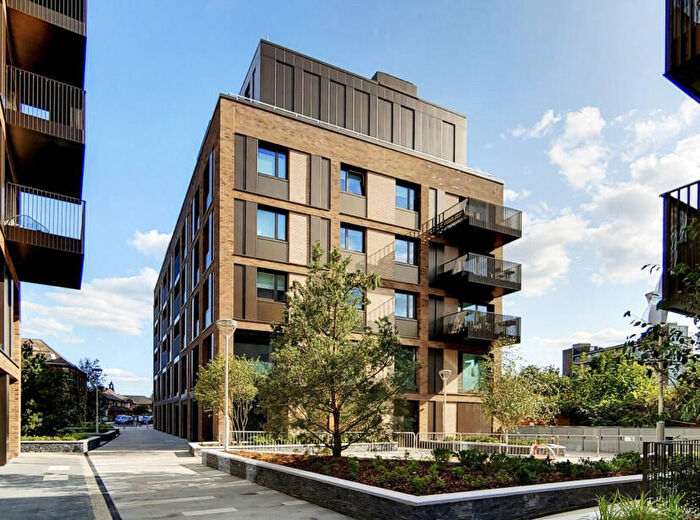 2 Bedroom Apartment To Rent In Molten Court, Moulding Lane, London, London, SE14