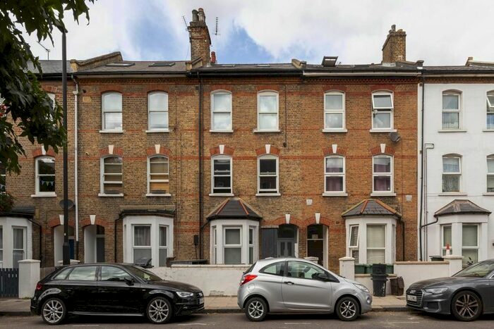 Studio To Rent In Loveridge Road, London, NW6