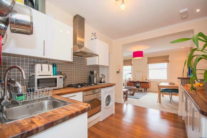 1 Bedroom Flat To Rent In Southolm Street, Battersea, SW11