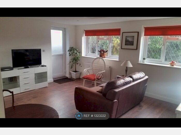 Studio To Rent In Westerham Road, Westerham, TN16