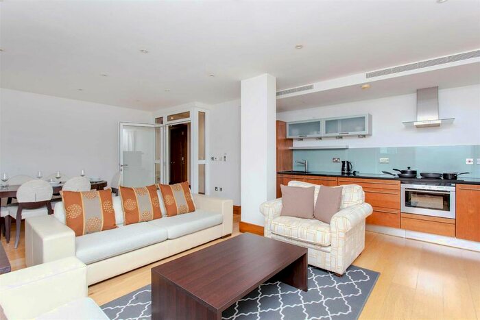 3 Bedroom Flat To Rent In Parkview Residence, - Baker Street, Marylebone, London, NW1