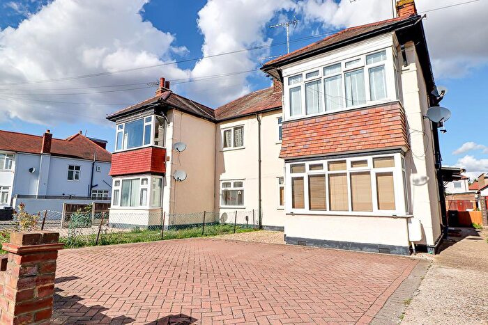 2 Bedroom Flat For Sale In Byrne Drive, Southend-on-Sea, SS2