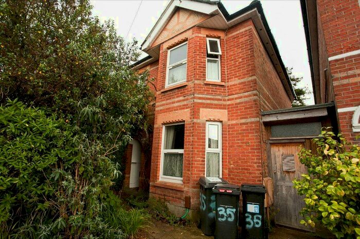 7 Bedroom Detached House To Rent In Bed Student House - Osborne Road, BH9