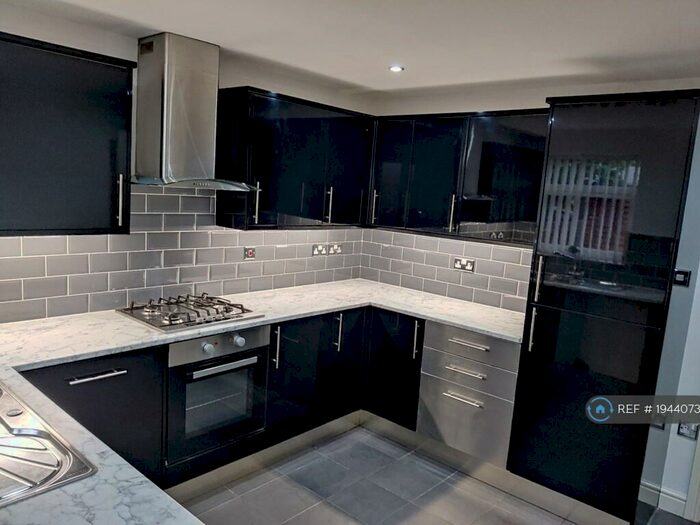 4 Bedroom End Of Terrace House To Rent In Chambers Street, Crewe, CW2