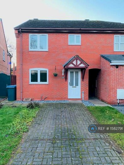 3 Bedroom End Of Terrace House To Rent In St Paul&#;S Garden, Hinckley, LE10