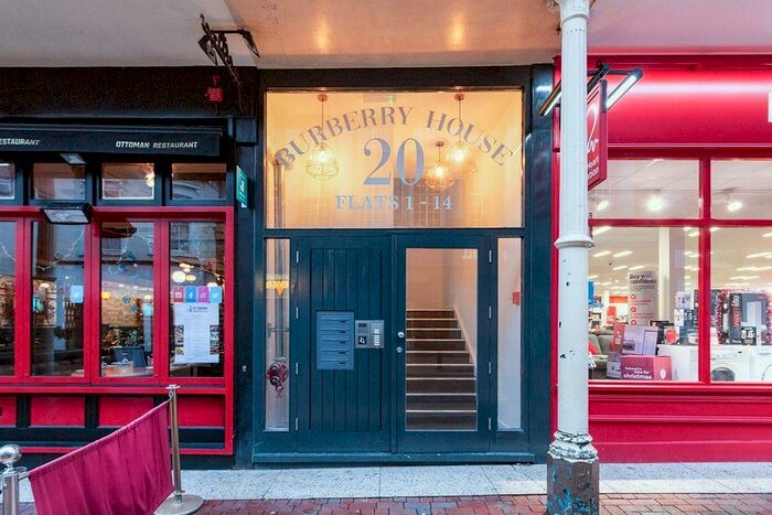 2 Bedroom Flat To Rent In Winchester Street, Basingstoke, Hampshire, RG21