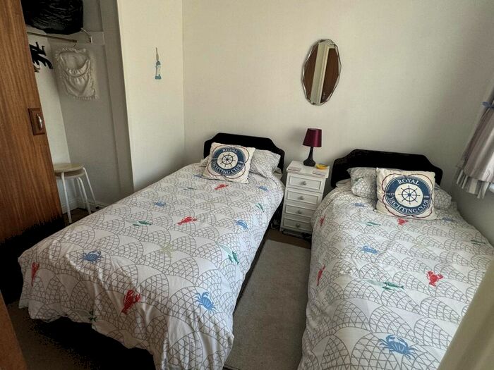 2 Bedroom Flat For Sale In Sun Valley Drive, Saundersfoot, Pembrokeshire., SA69
