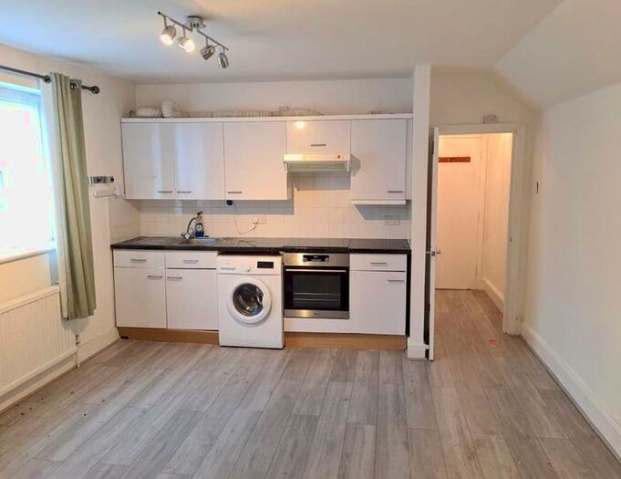 1 Bedroom Property To Rent In High Street South Dunstable, Dunstable, LU6