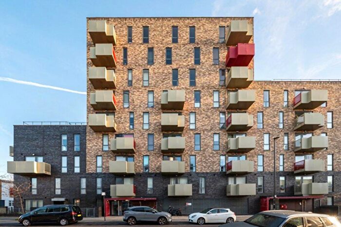 2 Bedroom Flat To Rent In Sketch Apartments, White Horse Lane, London, E1