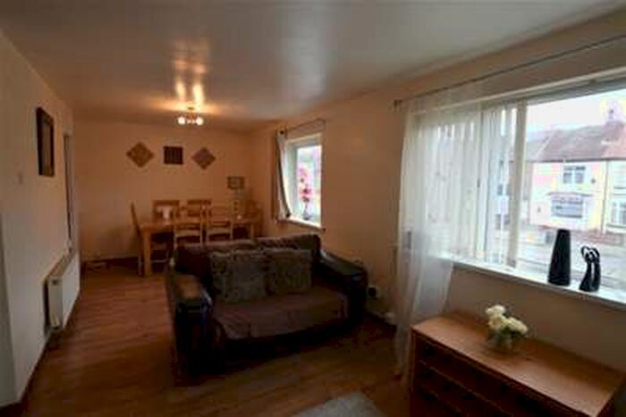 2 Bedroom Flat To Rent In Castleford Road, Normanton, WF6