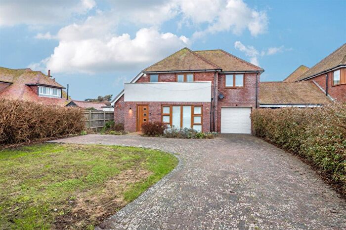 4 Bedroom Detached House To Rent In Selsey, Chichester, PO20