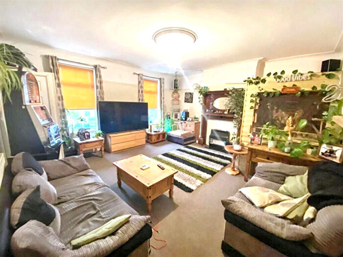 3 Bedroom Maisonette For Sale In Holderness Road, Hull, East Yorkshire, HU8