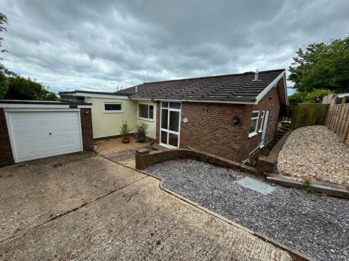 3 Bedroom Bungalow To Rent In Park Avenue, Eastbourne, BN21