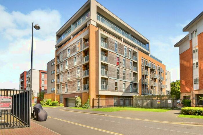 1 Bedroom Apartment To Rent In Pioneer House, Elmira Way, Salford, M5