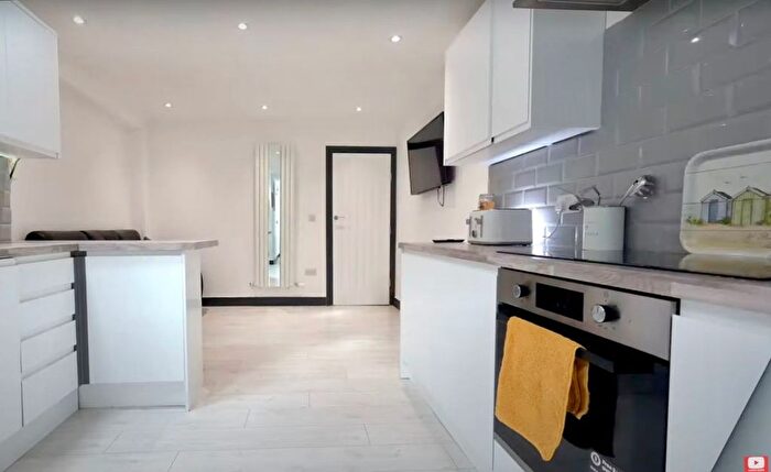5 Bedroom Terraced House For Sale In Hearsall Lane, Coventry, CV5