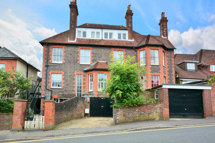 Apartment To Rent In Semaphore Road, Guildford, Surrey, GU1