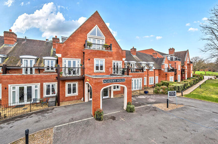 2 Bedroom Apartment For Sale In Woolf Drive, Wokingham, Berkshire, RG40
