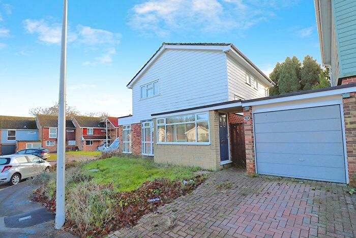 3 Bedroom Detached House For Sale In Campleshon Road, Rainham, ME8