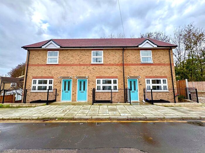 4 Bedroom Terraced House For Sale In Prospect Place, Grays, RM17