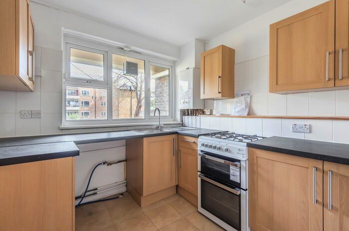 1 Bedroom Flat To Rent In Leigham Court Road, London, SW16